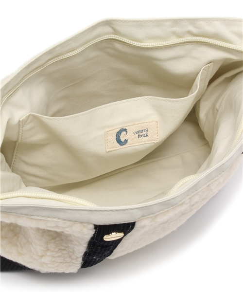 CIAOPANIC（チャオパニック）の「【Ciaopanic】ムートンクラッチ（クラッチバッグ・レディース・ベージュ/ブラック/レッド・0）」の8枚目の写真