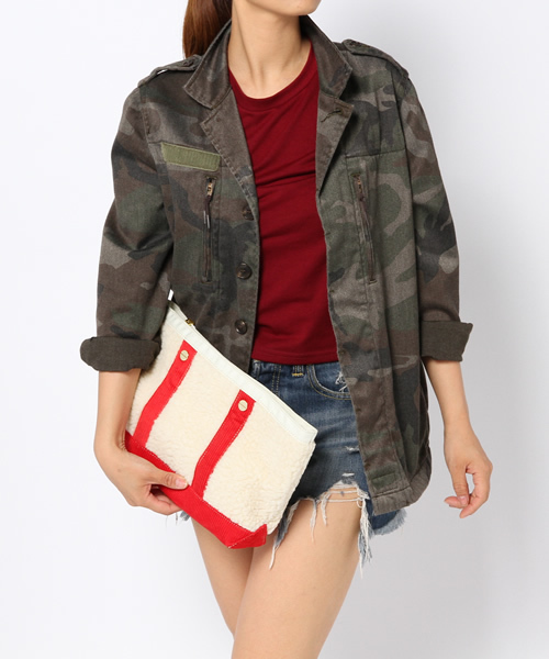 CIAOPANIC（チャオパニック）の「【Ciaopanic】ムートンクラッチ（クラッチバッグ・レディース・ベージュ/ブラック/レッド・0）」の4枚目の写真