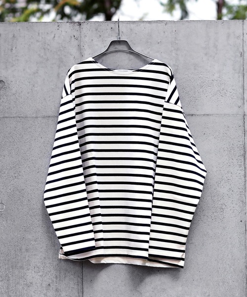 JOURNAL STANDARD(ジャーナルスタンダード)の「フレンチボーダー ボートネック ルーズ ドライ オーバーサイズ Tシャツ(Tシャツ/カットソー・メンズ・ホワイト系その他/ホワイト/ブラック/ブルー系その他・MEDIUM/LARGE)」の2枚目の写真