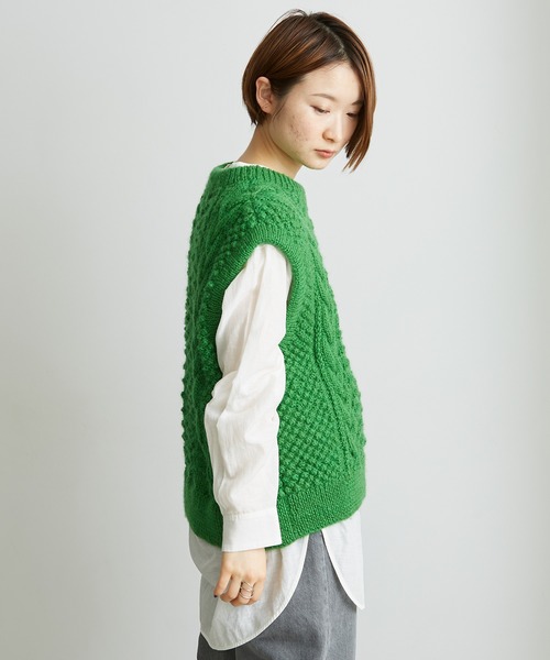 cardo fabrica（カルドファブリカ）の「ケーブル×透かし編みハンドニットベスト（ベスト・レディース・グリーン・FREE）」の7枚目の写真