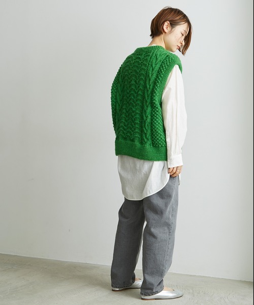 cardo fabrica（カルドファブリカ）の「ケーブル×透かし編みハンドニットベスト（ベスト・レディース・グリーン・FREE）」の14枚目の写真