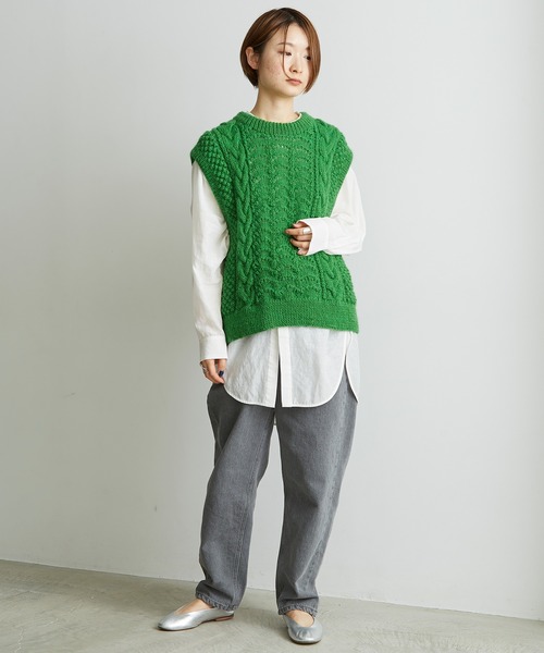 cardo fabrica（カルドファブリカ）の「ケーブル×透かし編みハンドニットベスト（ベスト・レディース・グリーン・FREE）」の18枚目の写真