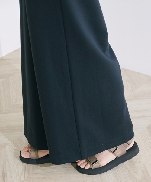 ROPE'（ロペ）の「【洗える】タイトダンボールVネックオールインワン（サロペット/オーバーオール・レディース・ベージュ/ブラック・38）」の14枚目の写真