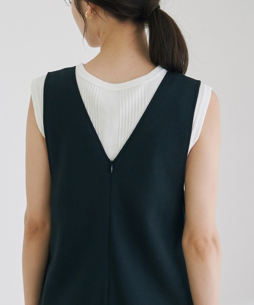 ROPE'（ロペ）の「【洗える】タイトダンボールVネックオールインワン（サロペット/オーバーオール・レディース・ベージュ/ブラック・38）」の10枚目の写真