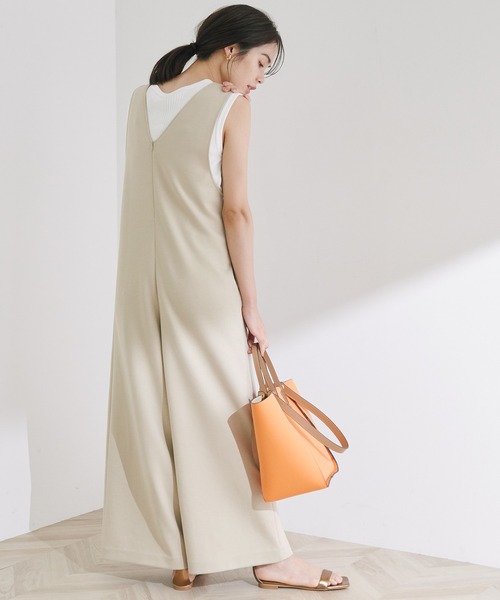 ROPE'（ロペ）の「【洗える】タイトダンボールVネックオールインワン（サロペット/オーバーオール・レディース・ベージュ/ブラック・38）」の20枚目の写真