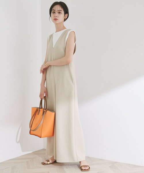 ROPE'（ロペ）の「【洗える】タイトダンボールVネックオールインワン（サロペット/オーバーオール・レディース・ベージュ/ブラック・38）」の19枚目の写真
