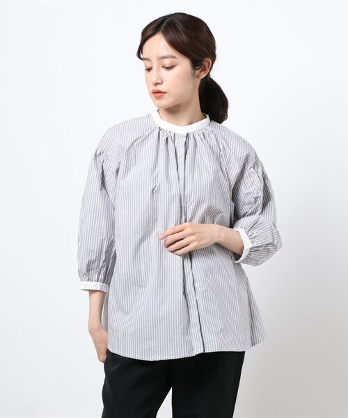 Samansa Mos2（サマンサ モスモス）の「比翼クレリックストライプブラウス（シャツ/ブラウス・レディース・チャコール/ブルー/ベージュ・ﾌﾘ-）」の2枚目の写真
