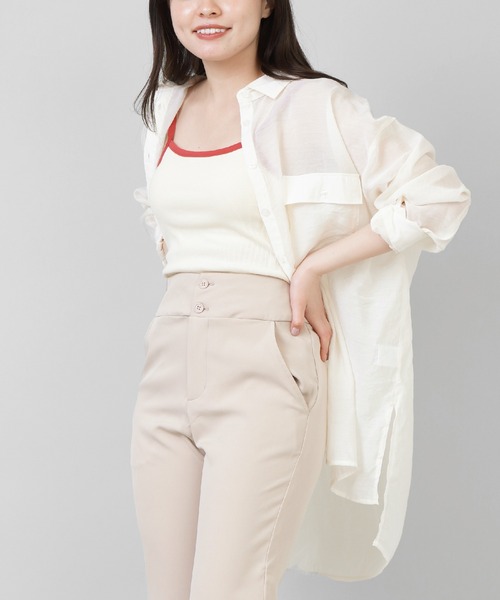 SPINNS（スピンズ）の「【ゆったりシルエット】シアー オーバーサイズシャツ（シャツ/ブラウス・レディース・ライトグレー/ベージュ/ライトグリーン/アイボリー・ONESIZE）」の2枚目の写真