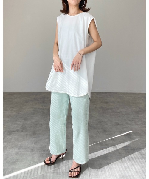 She's Closet(シーズクローゼット)の「ラウンドヘムサイドスリットフレンチスリーブtシャツ(Tシャツ/カットソー・レディース・ホワイト/ブラック/モカ/グレイッシュベージュ/チャコール・FREE)」の8枚目の写真