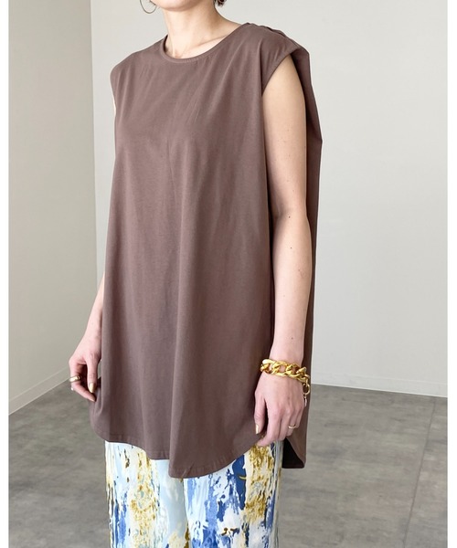 She's Closet(シーズクローゼット)の「ラウンドヘムサイドスリットフレンチスリーブtシャツ(Tシャツ/カットソー・レディース・ホワイト/ブラック/モカ/グレイッシュベージュ/チャコール・FREE)」の15枚目の写真