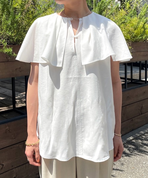 Omekashi（オメカシ）の「ビックケープノースリブラウス（シャツ