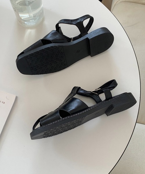 【送料込】Chloe_Kacey 編み込みレザー スライドサンダル CHLOÉ Kacey 編み込みレザー スライドサンダル | THE OUTNET