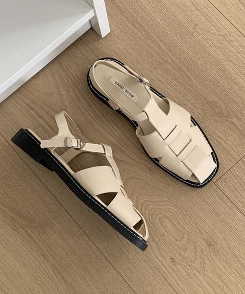 SMILE ORCHID（スマイルオーキッド）の「フェイクレザー編み込みグルカサンダル（サンダル・レディース・アイボリー/ブラック/ブラウン・38/37/39）」の6枚目の写真