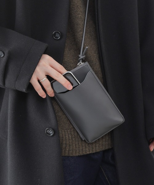 COLONY 2139（コロニートゥーワンスリーナイン）の「【新色追加】スマホお財布ミニショルダーバッグ（ショルダーバッグ・レディース・ブラック/ブラック系その他/グレー/ダークブラウン/レンガ/レオパード/ブラウン系その他/ピンク/ベージュ/ライム/グレー系その他/ブルー/ホワイト/グリーン/ブラック系その他3・FREE）」の6枚目の写真