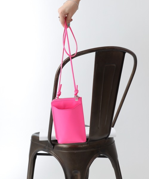 COLONY 2139（コロニートゥーワンスリーナイン）の「【新色追加】スマホお財布ミニショルダーバッグ（ショルダーバッグ・レディース・ブラック/ブラック系その他/グレー/ダークブラウン/レンガ/レオパード/ブラウン系その他/ピンク/ベージュ/ライム/グレー系その他/ブルー/ホワイト/グリーン/ブラック系その他3・FREE）」の13枚目の写真