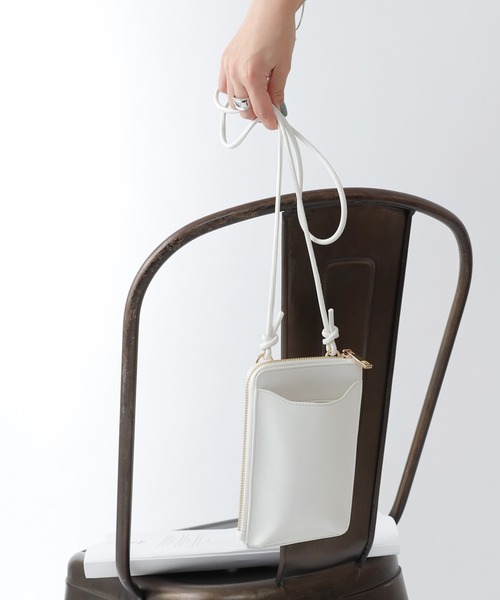 COLONY 2139（コロニートゥーワンスリーナイン）の「【新色追加】スマホお財布ミニショルダーバッグ（ショルダーバッグ・レディース・ブラック/ブラック系その他/グレー/ダークブラウン/レンガ/レオパード/ブラウン系その他/ピンク/ベージュ/ライム/グレー系その他/ブルー/ホワイト/グリーン/ブラック系その他3・FREE）」の16枚目の写真