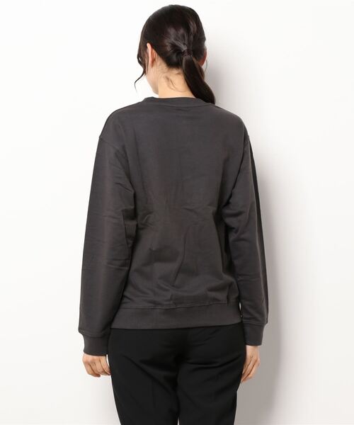 GGD（ジージーディー）の「ゆるシルエットスモーキーカラークルートレーナー　ミニ裏毛　刺繍（スウェット・レディース・ブラック/ブラウン/グレー/ピンク/ブルー/ブラック系その他/グレー系その他/ブラウン系その他/ブルー系その他/ピンク系その他・LL/M/L）」の12枚目の写真