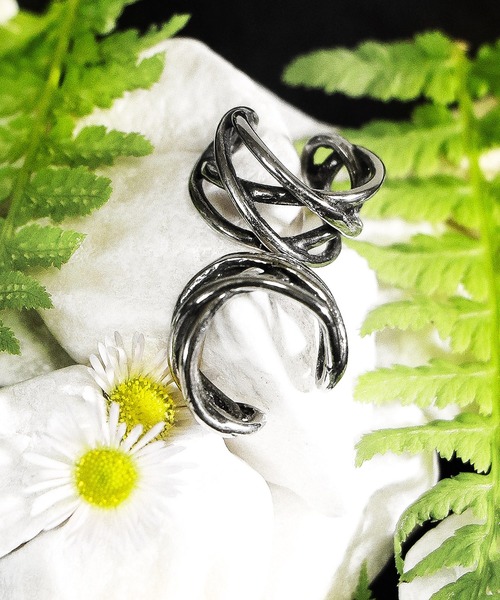 FUNALIVE（ファンアライブ）の「JON シルバーイヤーカフ　ステンレス　両耳 ２点セット（イヤーカフ・メンズ・A/B/C/D/E/F/G/H/I/K/J・FREE）」の4枚目の写真