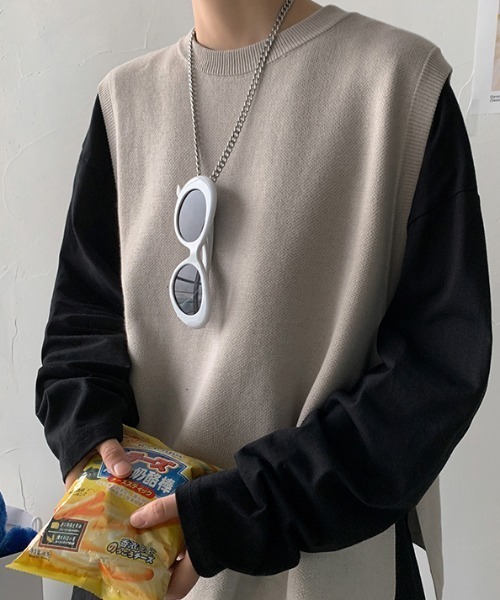 KOR（ケーオーアール）の「サイドオープン ラウンドネックニットベスト（ベスト・メンズ・ベージュ/ネイビー/ブラック・XL/2XL/L/M）」の13枚目の写真