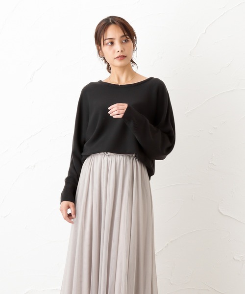 NAVY（ネイビー）の「洗えるニット カシミヤタッチ ドルマンスリーブ プルオーバー（ニット/セーター・レディース・ベージュ/ブラック/レッド/ブルー・M/L）」の2枚目の写真