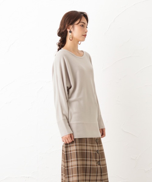 NAVY（ネイビー）の「洗えるニット カシミヤタッチ ドルマンスリーブ プルオーバー（ニット/セーター・レディース・ベージュ/ブラック/レッド/ブルー・M/L）」の5枚目の写真