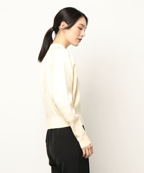 MOUSSY（マウジー）の「COMPACT RAGLAN KNIT トップス（ニット/セーター・レディース・イエロー/ブラック/アイボリー/ダークブラウン・FREE）」の5枚目の写真