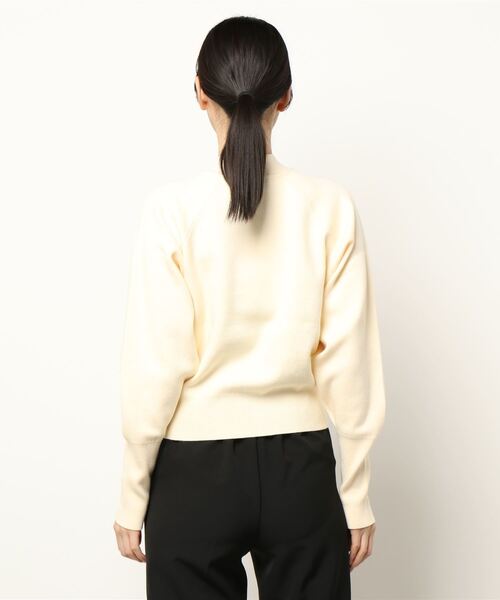 MOUSSY（マウジー）の「COMPACT RAGLAN KNIT トップス（ニット/セーター・レディース・イエロー/ブラック/アイボリー/ダークブラウン・FREE）」の6枚目の写真