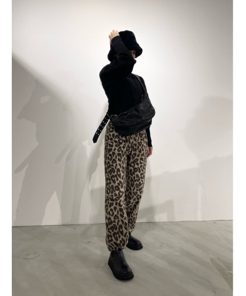 MOUSSY（マウジー）の「COMPACT RAGLAN KNIT トップス（ニット/セーター・レディース・イエロー/ブラック/アイボリー/ダークブラウン・FREE）」の13枚目の写真