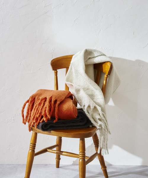 DouDou（ドゥドゥ）の「BIGフリンジストール（ストール/ショール・レディース・オレンジ/アイボリー/ダークグレー・FREE）」の4枚目の写真