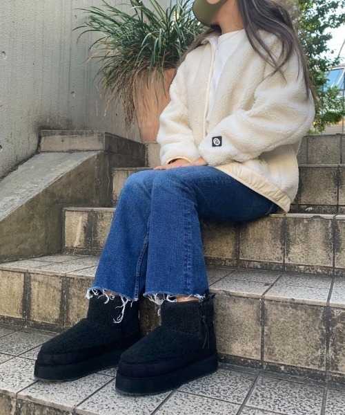 PIPING HOT FUTURE（パイピングホットフューチャー）の「SHORT BOOT WITH SIDE ZIP（ブーツ・レディース・ブラック・ 22/ 23/ 24/ 25/ 26）」の2枚目の写真