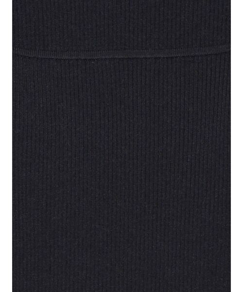 UN3D.（アンスリード）の「スクエアデコルテニットトップ