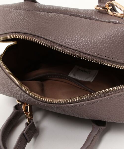 SMIR NASLI（サミールナスリ）の「ツイステッドシュリンクミニボストンバッグ（ボストンバッグ・レディース・ブラック/グレー系その他/キャメル/オフホワイト・9）」の10枚目の写真