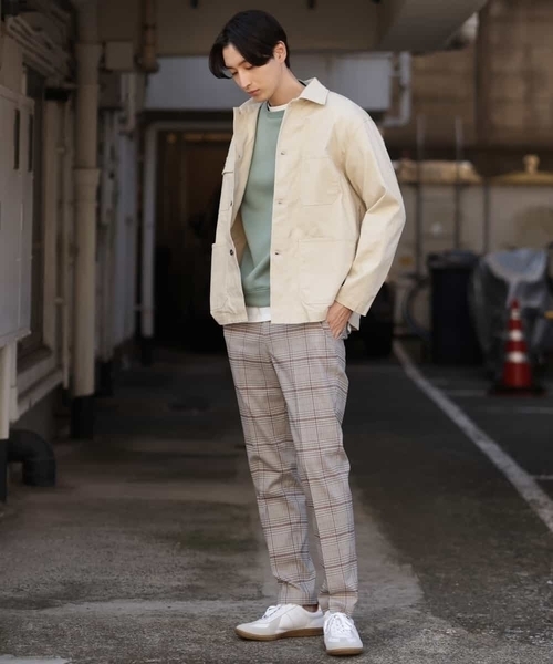 a.v.v（アーヴェヴェ）の「【イージーケア/洗濯機で洗える/ストレッチ】ワイドシルエットカバーオール（カバーオール・メンズ・ブルー/ベージュ・48/46）」の4枚目の写真