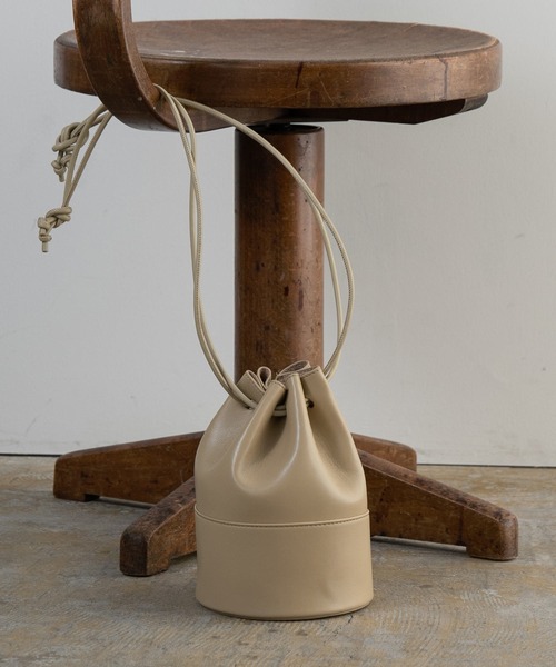 Amiur（エミレ）の「compact leather purse（ショルダーバッグ・レディース・ブラック/アイボリー/ベージュ系・FREE）」の12枚目の写真