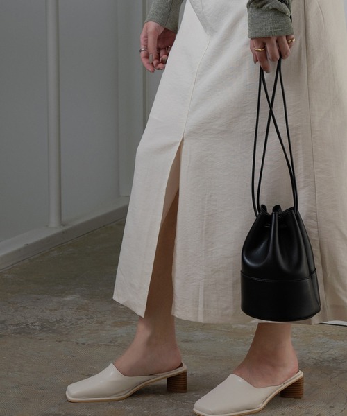 Amiur（エミレ）の「compact leather purse（ショルダーバッグ・レディース・ブラック/アイボリー/ベージュ系・FREE）」の8枚目の写真