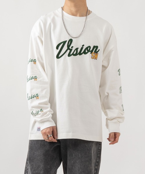 VISION STREET WEAR(ヴィジョンストリートウェア)の「【VISION STREET WEAR/ヴィジョンストリートウェア】アームプリントカレッジロゴ刺繍ロンT/ビッグシルエット(Tシャツ/カットソー・メンズ・ホワイト/アッシュグレー/ネイビー/グリーン・M/L/XL)」の2枚目の写真