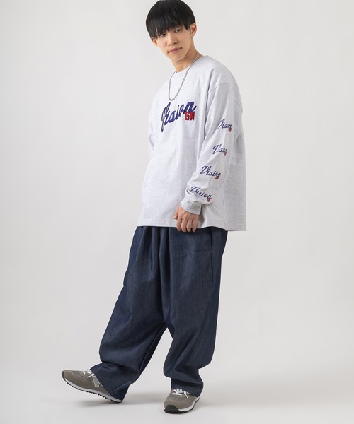 VISION STREET WEAR(ヴィジョンストリートウェア)の「【VISION STREET WEAR/ヴィジョンストリートウェア】アームプリントカレッジロゴ刺繍ロンT/ビッグシルエット(Tシャツ/カットソー・メンズ・ホワイト/アッシュグレー/ネイビー/グリーン・M/L/XL)」の9枚目の写真