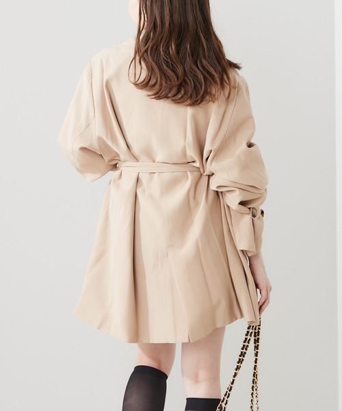 Chico（チコ）の「ミディアム丈ダブルトレンチコート（トレンチコート・レディース・ベージュ/ネイビー/ライトベージュ・FREE）」の11枚目の写真