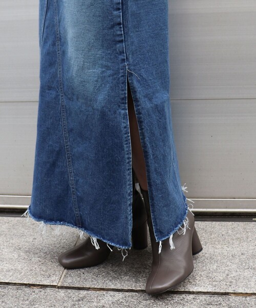 DEICY（デイシー）の「ＬＥＥ　ｓｉｄｅ　ｓｌｉｔ　ｒｅｍａｋｅ　ｓｋｉｒｔｓ（デニムスカート・レディース・ブルー系その他・000/0）」の2枚目の写真