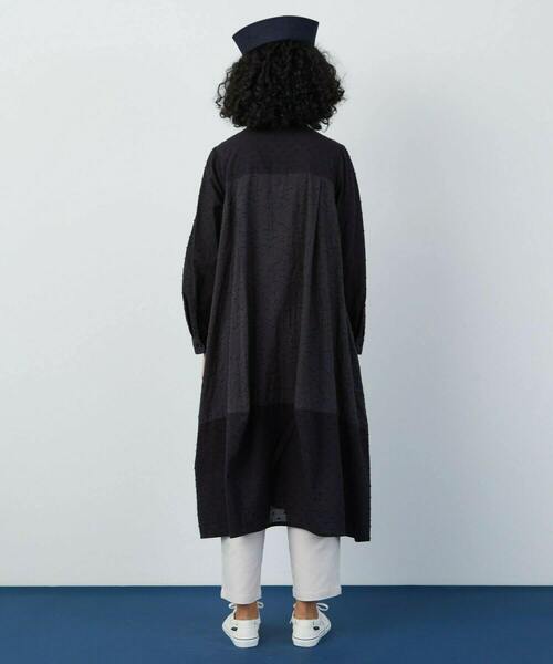 FRAPBOIS（フラボア）の「パールドビー ワンピース（ワンピース・レディース・ブラック/オフホワイト・1/0）」の3枚目の写真