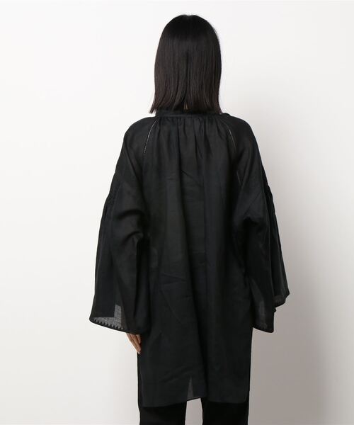 ROPE'（ロペ）の「【秋にも使える】ラミー刺繍カフタンチュニックブラウス（シャツ/ブラウス・レディース・ホワイト/ブラック・38）」の4枚目の写真