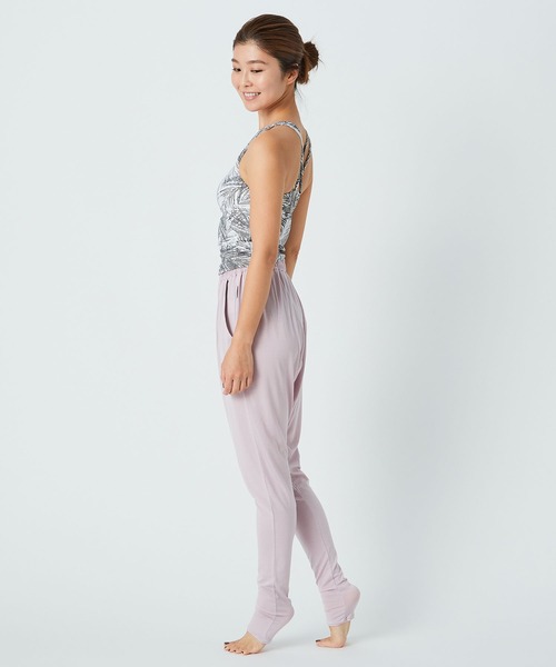 julier ヨガウェア セットアップ SHADOW LEAF PRINT Julier Yoga and Relax（ジュリエヨガアンドリラックス）の「Julier