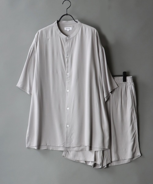 SITRY（シトリー）の「レーヨンバンドカラー シャツ＆ハーフパンツ セットアップ（ルームウェア/パジャマ・メンズ・ブラック/ベージュ/ネイビー/グレー/ブラック系その他/グレー系その他/ブルー系その他・M/L）」の4枚目の写真