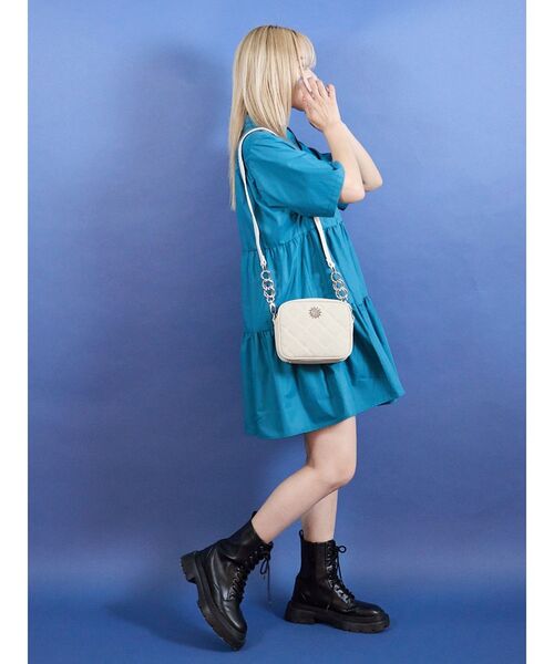 EVRIS（エヴリス）の「ティアードハーフスリーブミニワンピース（ワンピース・レディース・ホワイト/オレンジ/ブルー・FREE）」の22枚目の写真