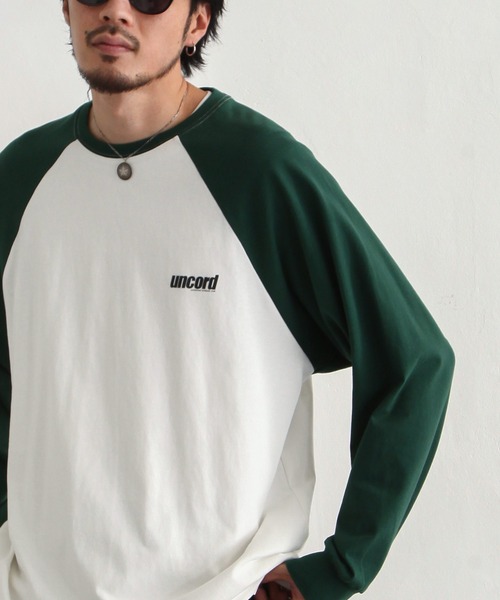 UNCORD(アンコード)の「【UNCORD】LOOSE RAGLAN T-SHIRT/プリントラグランロングスリーブTシャツ(Tシャツ/カットソー・レディース・ホワイト×グリーン/ホワイト×ブルー/ホワイト×ブラック/オートミール/ホワイト系/ホワイト系1/ホワイト系2/アイボリー系・MEDIUM/LARGE/X-LARGE)」の2枚目の写真