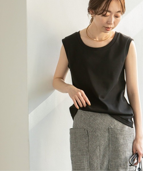 Noble（ノーブル）の「《追加3》スビンコットンスムースUネックTシャツ（Tシャツ/カットソー・レディース・ホワイト/チャコールグレー/ブラック/ブラウン・FREE）」の2枚目の写真
