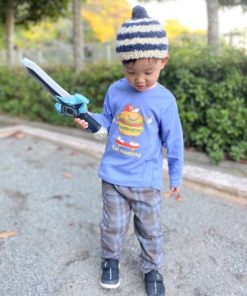 SHOO・LA・RUE（シューラルー）の「◆【100-140cm】アソート4柄ロンT（Tシャツ/カットソー・キッズ・ブラック/ブルー/ダークオレンジ/黄緑系・11/10/12/13/14）」の21枚目の写真