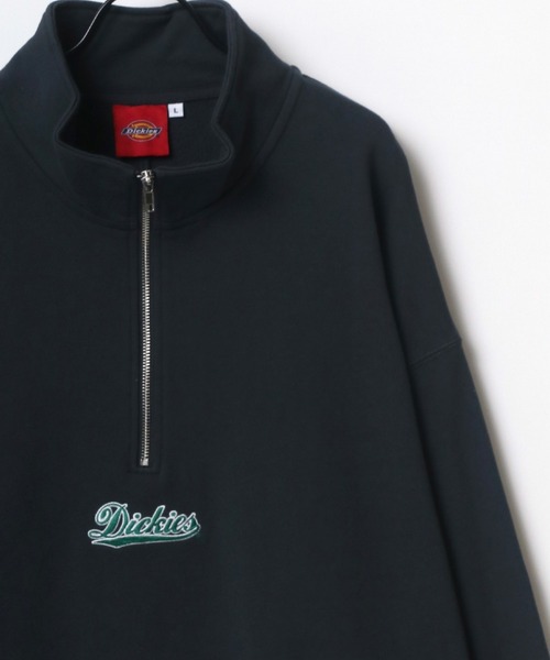 Dickies（ディッキーズ）の「Dickies/ディッキーズ 別注 オーバーサイズ 裏毛 ミニロゴ カレッジ ワンポイント刺繍 ハーフジップ スウェット トレーナー/長袖 トップス プルオーバー/レディース メンズ（スウェット・メンズ・ホワイト/アッシュグレー/ブラック/ダークグリーン/ネイビー/オートミール/グリーン系その他/スミクロ/ブラック系その他/グレー系その他・M/L/XL）」の4枚目の写真