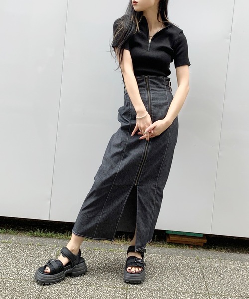 LVEU.（ラブユ.）の「Half zip cropped rib tops / ハーフジップクロップドリブトップス（ニット/セーター・レディース・ブラック・FREE）」の3枚目の写真