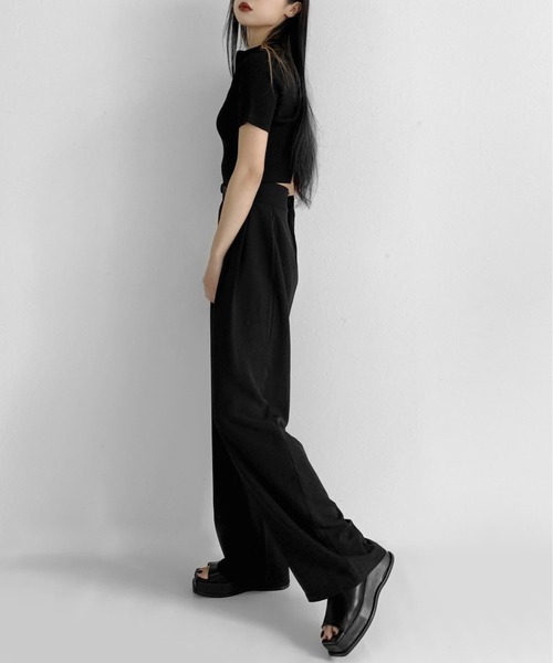 LVEU.（ラブユ.）の「Half zip cropped rib tops / ハーフジップクロップドリブトップス（ニット/セーター・レディース・ブラック・FREE）」の6枚目の写真